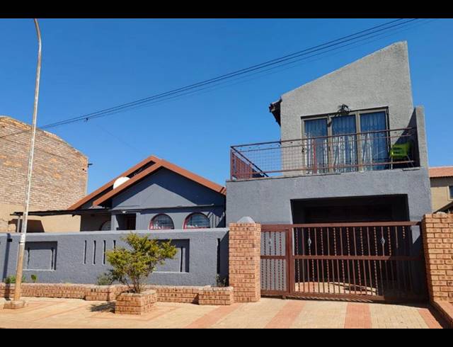 3 BEDROOM HOUSE FOR SALE IN MMESI PARK